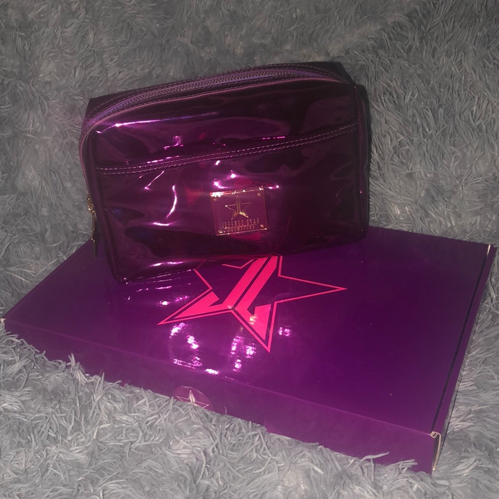 Jeffree Star Netherlands bag and mirror